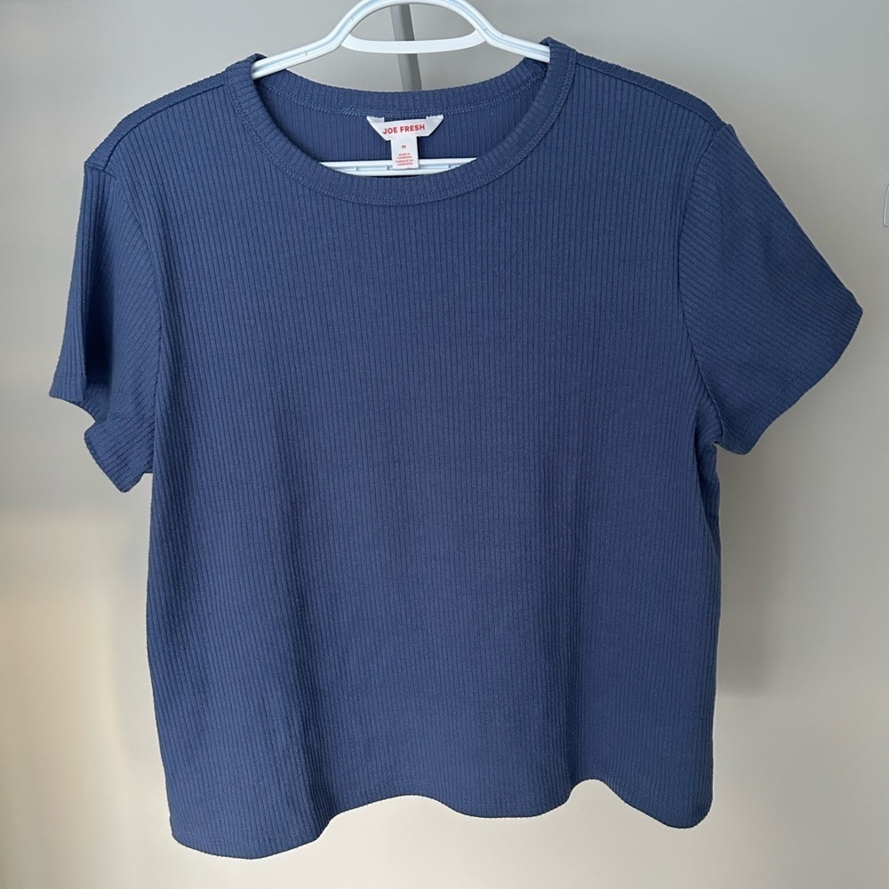 🧡5/$25🧡Joe Fresh Navy Cropped Ribbed Top
